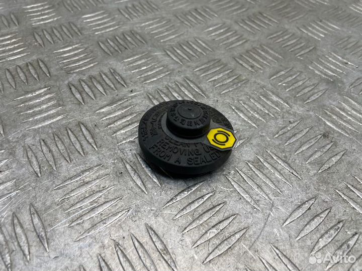 Крышка бачка тормозной жидкости Toyota Camry V50