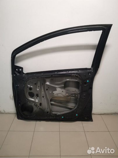 Дверь передняя правая Toyota Yaris XP90 2005-2011