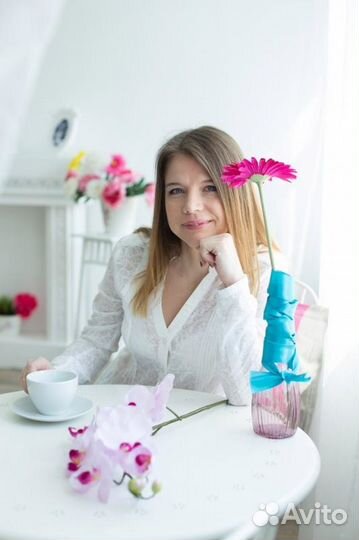 Ведущая на праздник