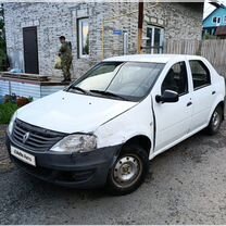 Renault Logan 1.4 MT, 2011, битый, 300 000 км, с пробегом, цена 140 000 руб.