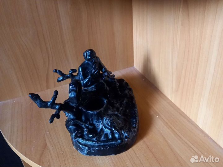 Статуэтка из чугуна