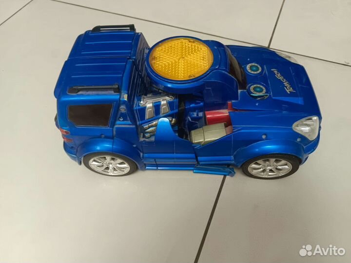 Робот на управление игрушечный