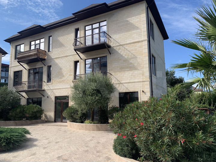 2-к. квартира, 66 м², 2/3 эт.