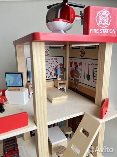 Пожарная станция игрушка