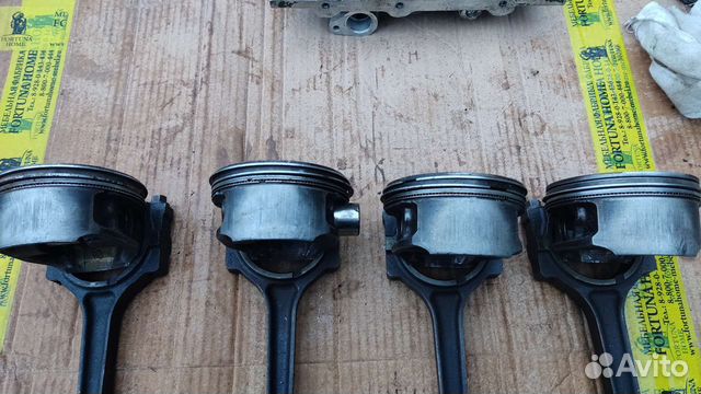 Поршня с шатунами