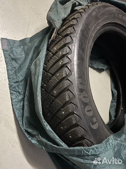 Goodyear UltraGrip 2 235/55 R18