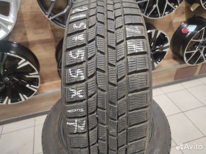 Goodyear Ice Navi 6 215/55 R17 94Q