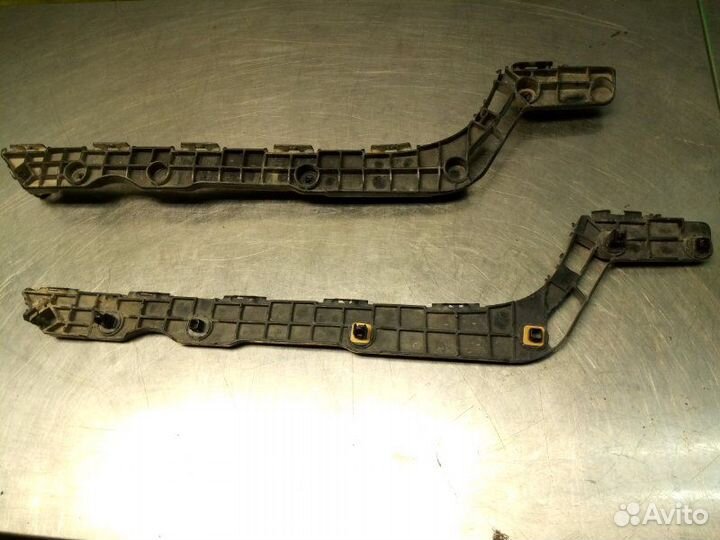 Кронштейн бампера задний Lexus Lx570 URJ201