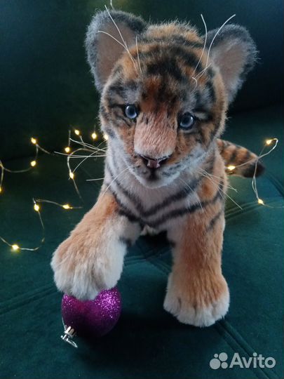 Коллекционная реалистичная игрушка Тигренок