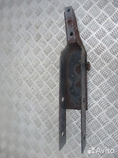 Кронштейн кабины передний левый Mercedes-Benz A942