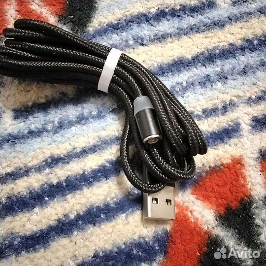 Насадки магнитные д/телефона и два кабеля к ним