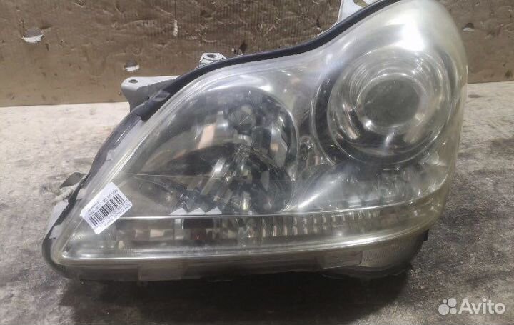 Фары toyota crown majesta uzs186