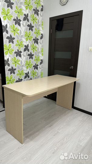 Стол письменный