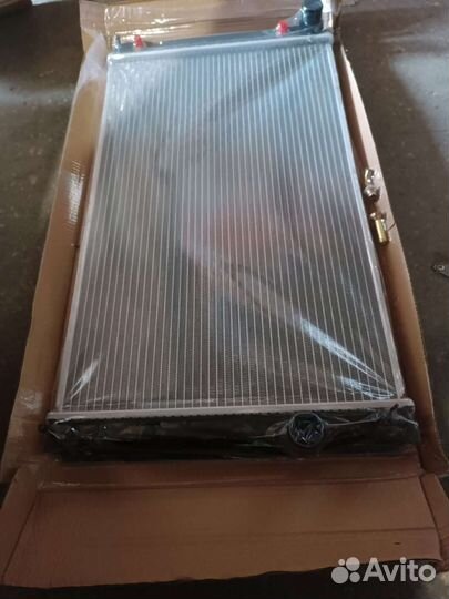 Радиатор охлаждения Тойота рав 4. 05-13 г.в