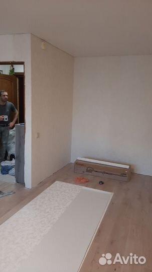 Укладка ламината-установка плинтуса