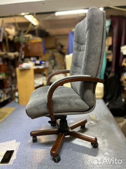 Компьютерное кресло для руководителя