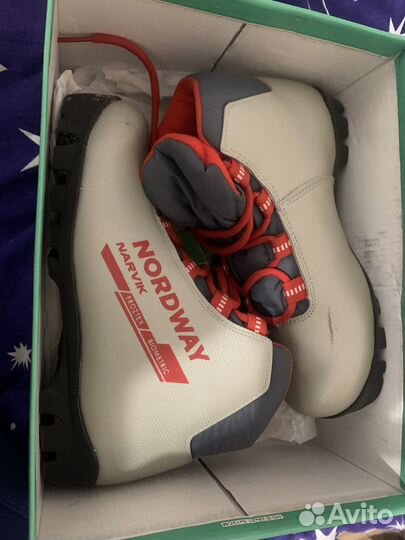 Лыжные ботинки