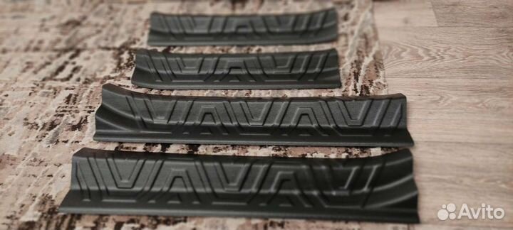 Накладки порогов поло седан