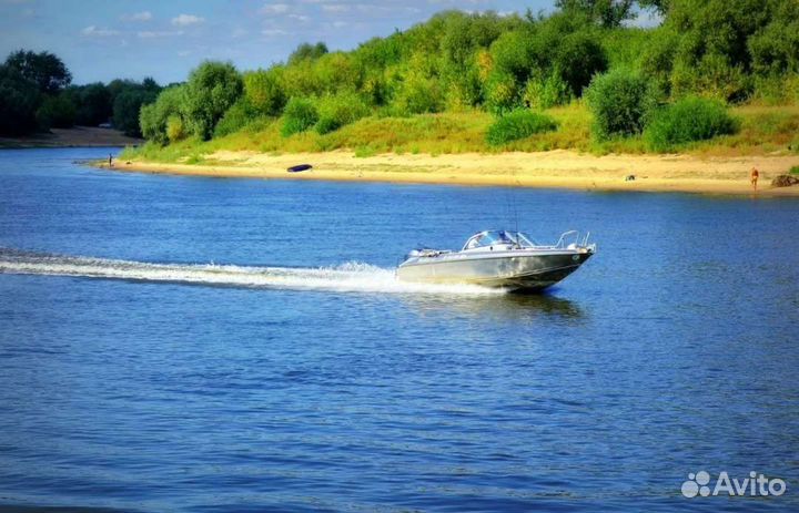 Прогулка на моторной лодке по селигеру