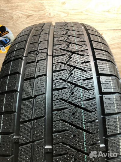 Triangle Snowlink TWT02 245/55 R19