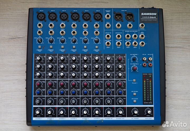 Микшер 10-канальный Samson MDR 1064