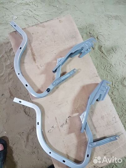 Петли крышки багажника Камри 40