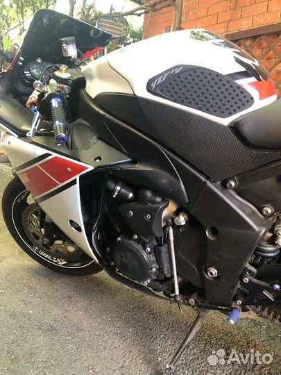 Yamaha yzf R1