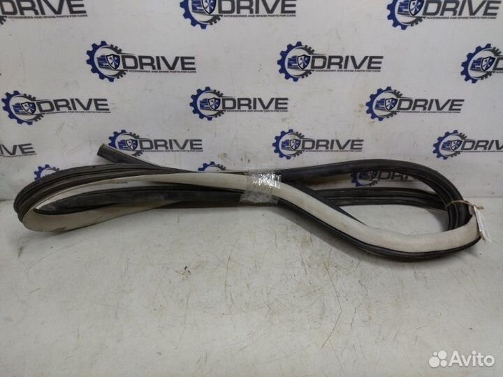 Уплотнитель проема двери передний левый Chevrolet