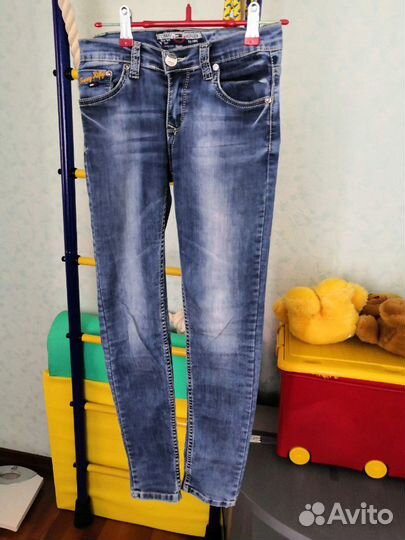 Джинсы на девочку Tommy Hilfiger