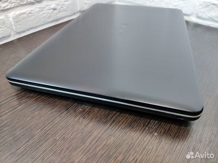 Asus N5000 2.6Ггц/озу 8гб DDR4/MX 110 gddr5/SSD