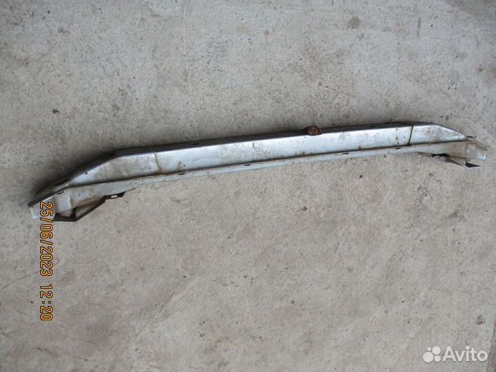 Усилитель переднего бампера Митсубиси Лансер 9