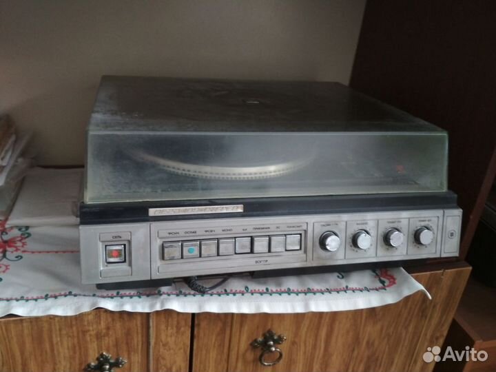 Проигрыватель виниловых пластинок вега