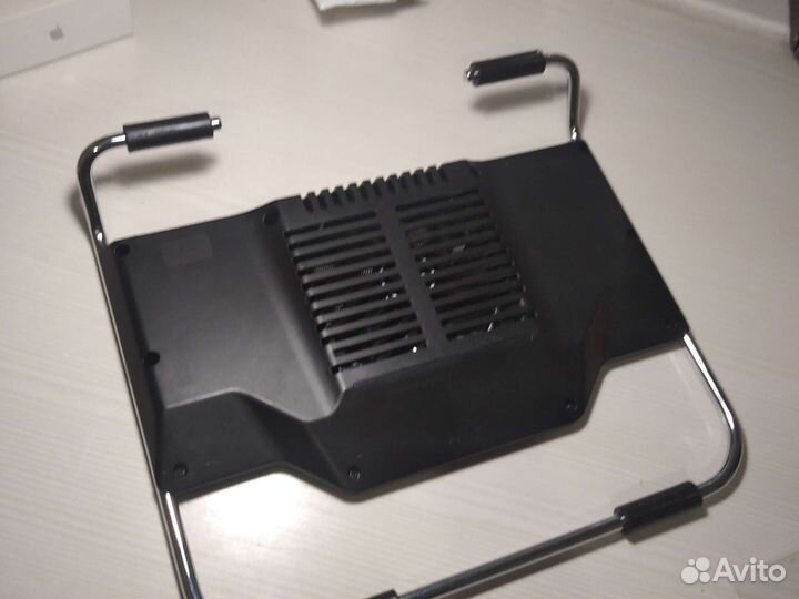 Подставка с охлаждением для ноутбука