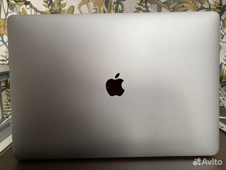 Apple Macbook Pro 15 2018 i7 16/256 Space Gray