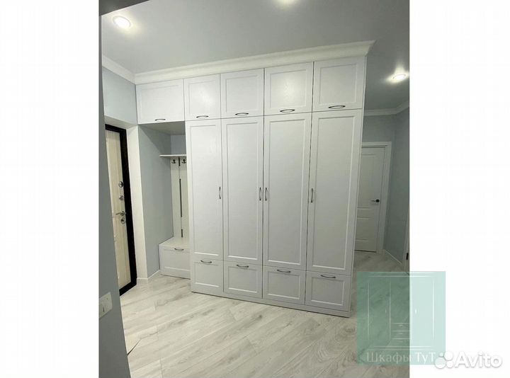 Шкаф распашной