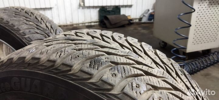 Yokohama Ice Guard Stud IG55 215/55 R17