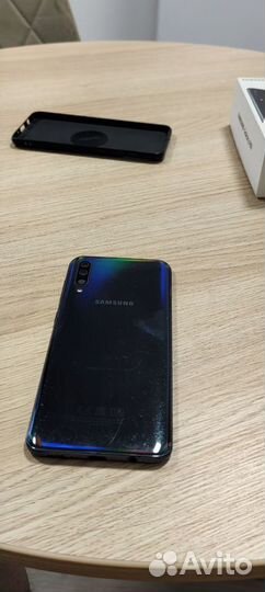 Samsung Galaxy A50, 4/64 ГБ