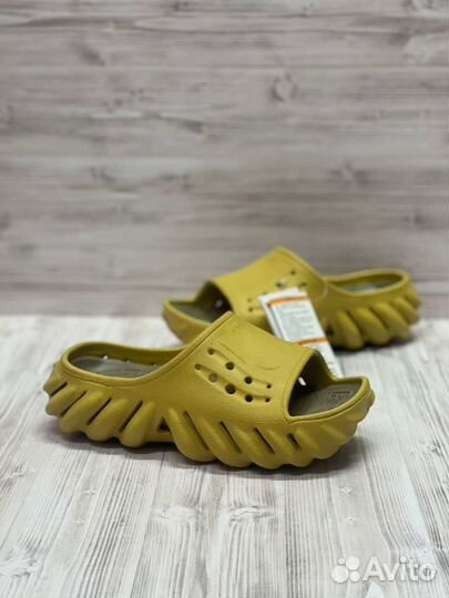 Шлепанцы Crocs женские