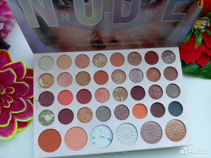 Палетки теней Huda Beauty
