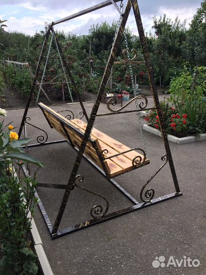 Качели переносные, скамейки разных форм и размеров
