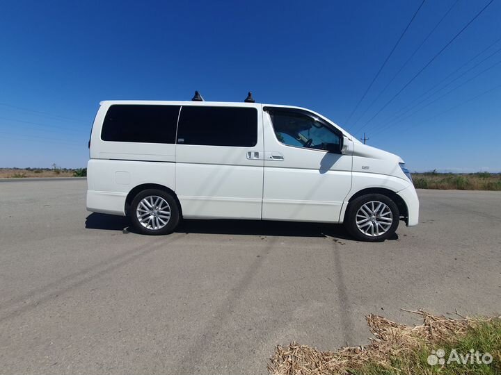 Nissan Elgrand, 2003