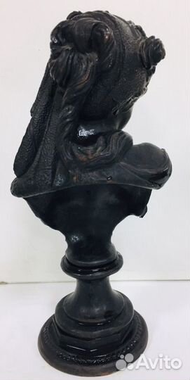 Бюст. Весна. Касли. Чугун 1996 год