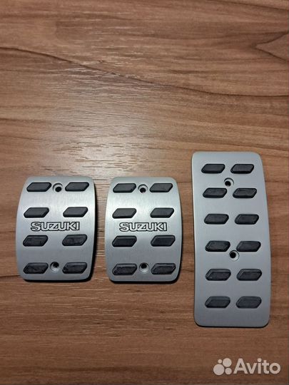 Оригинальные накладки на педали Suzuki