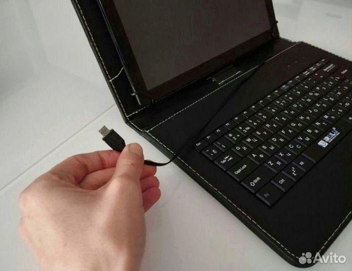 Чехол с клавиатурой для планшета