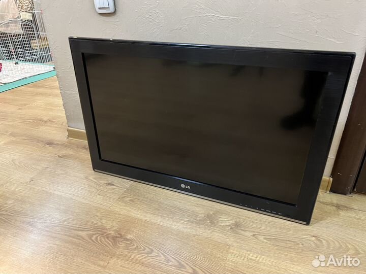 Телевизор LG 32CS465 на разбор