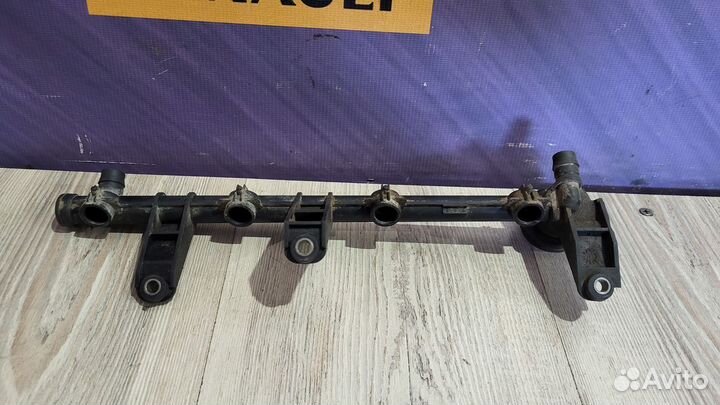 Рампа топливная Renault megane 1