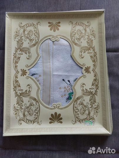 Скатерть с салфетками,жатка с вышивкой на 10 пер