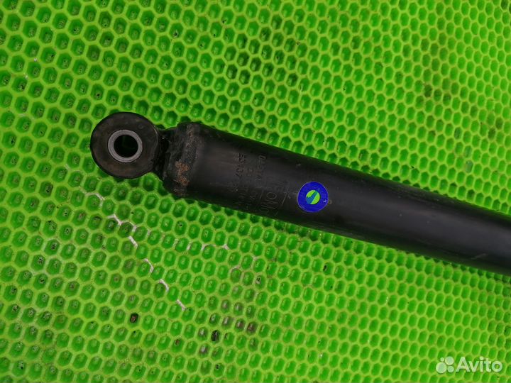 Задний амортизатор опора на Ford Kuga 2 2013-2019