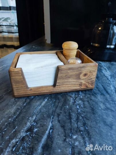 Салфетница деревянная