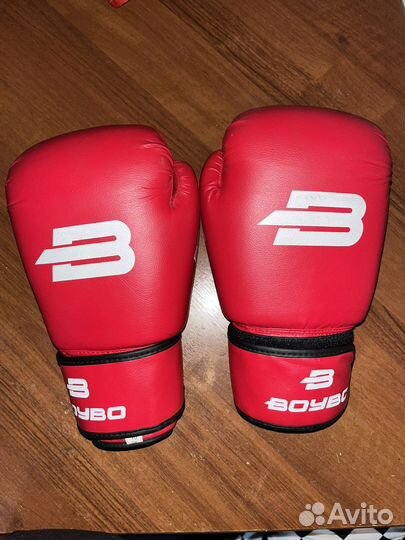 Боксерские перчатки
